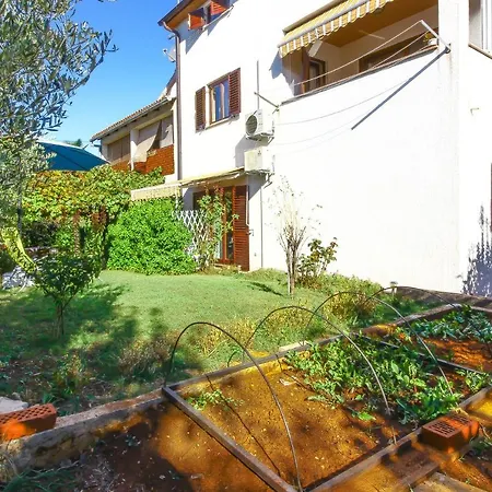 Romina アパート *